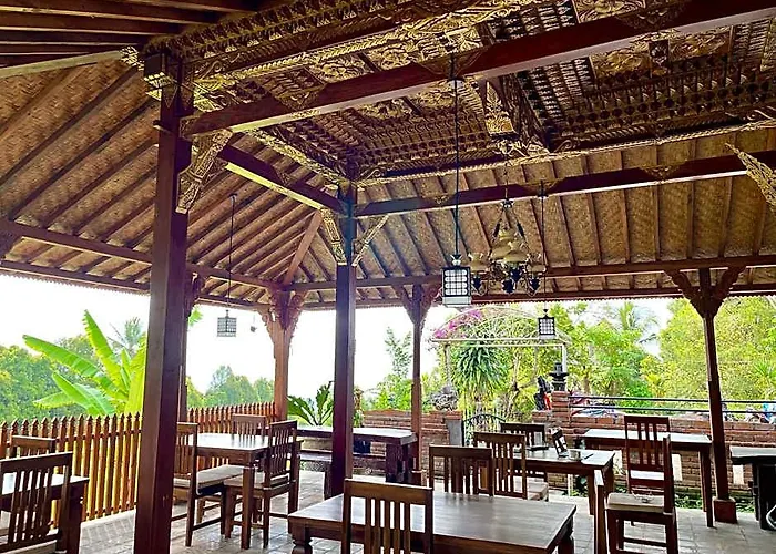 The Sangkih Restaurant & Bar * Gobleg